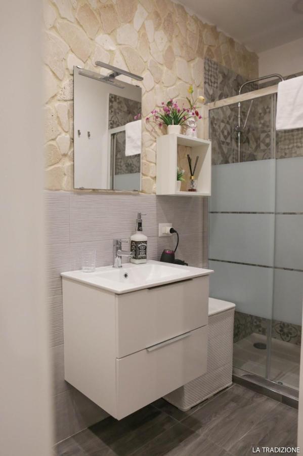 La Tradizione Bed and Breakfast Bari Exteriör bild